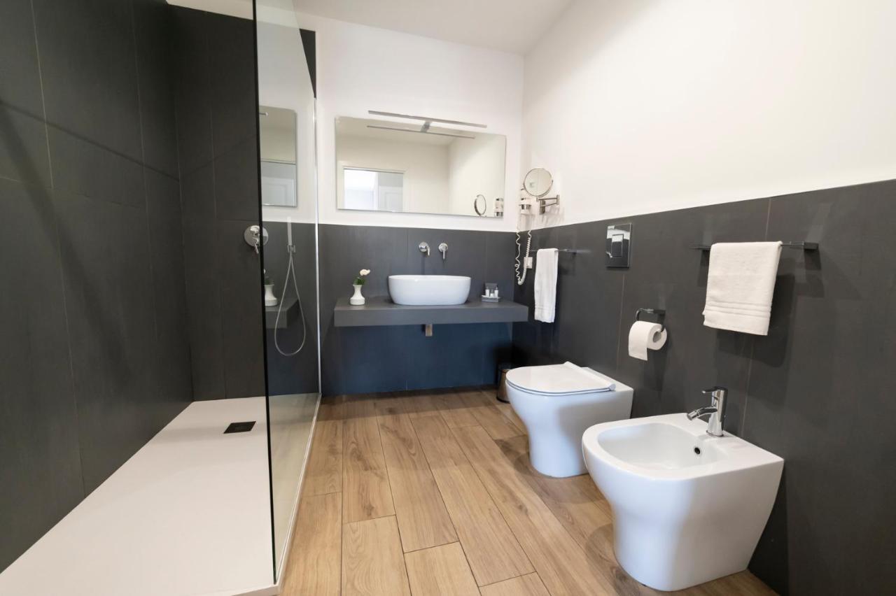Ruggero Settimo - Room & Suite Palermo Luaran gambar